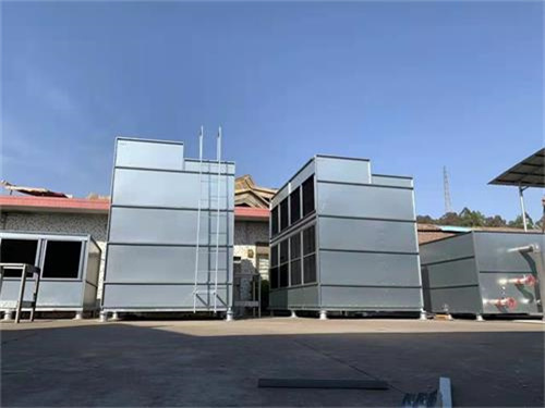 廣東冷卻塔安裝后如何進行維護？(冷卻塔安裝現(xiàn)場)