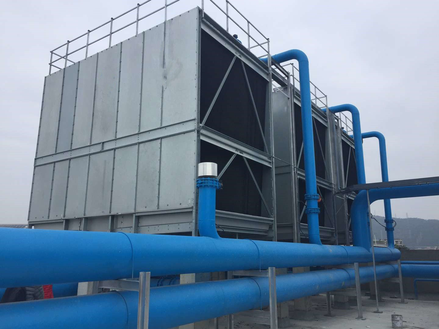 玻璃鋼冷卻塔冷卻設備在運轉時的注意事項